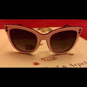 MOSCHINO SUNGLASSES / NWOT